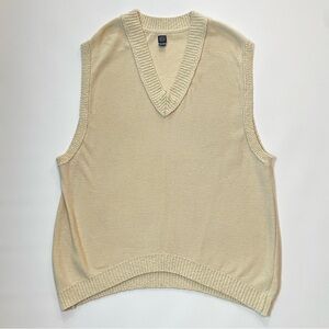 UO Slouchy Sweater Vest